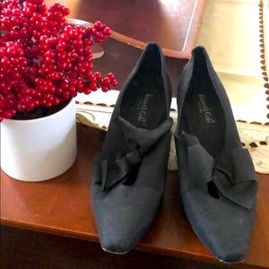 Kenneth Cole bow black bow heels size 8